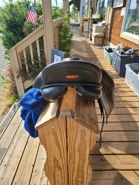 18" Hastilow Concept Dressage Saddle