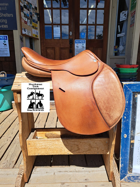 17.5" Desormais Fleur de Lys Jumping Saddle