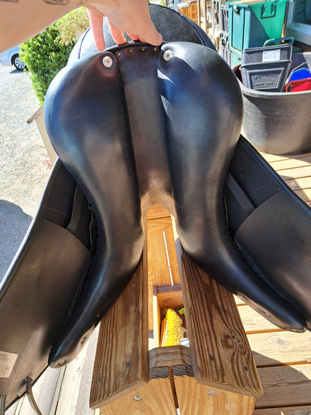 17" HDR Karla Monoflap Dressage Saddle