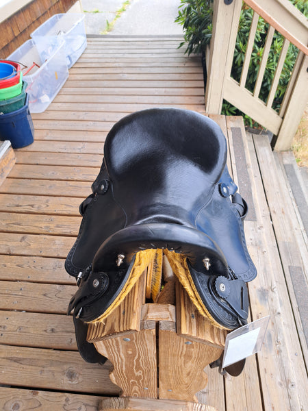 16" Imus 4Beat Endurance Saddle