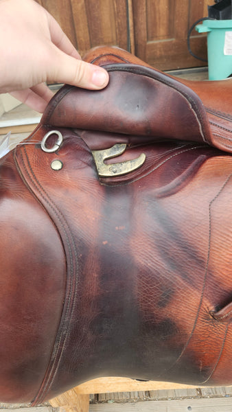 16.5" L. Bierry Jumping Saddle