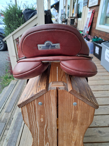 17.5" Bates Hunter Jumper Saddle