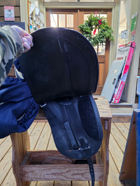 17.5" Schleese Sequence Dressage Saddle