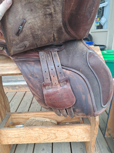 17" Bates Caprilli Close Contact Saddle