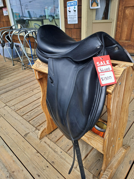 18" CWD SE24 Monoflap Dressage Saddle