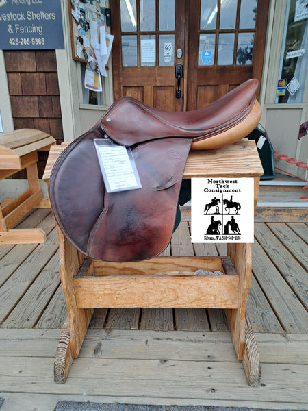 17.5" Devoucoux Oldara Jumping Saddle