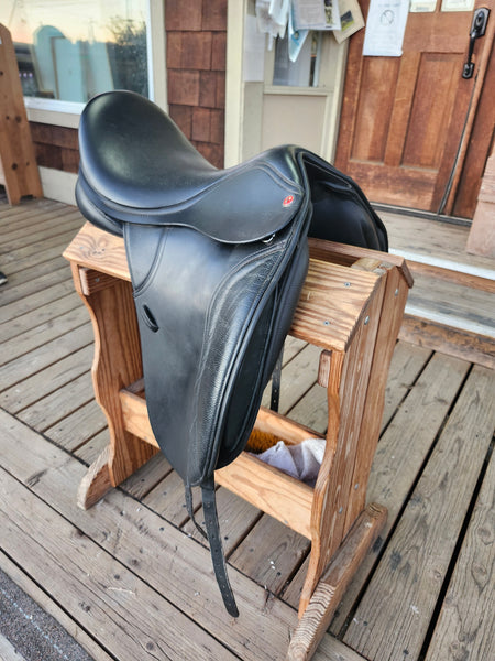 18" Thorowgood MDM Dressage Saddle