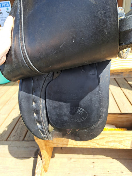 ON TRIAL 17.5" Passier Baum Dressage Saddle