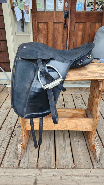 18" Wintec Dressage Saddle