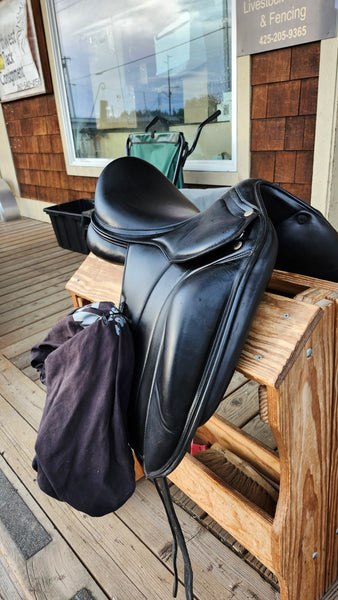 17" Amerigo Vega Dressage Saddle