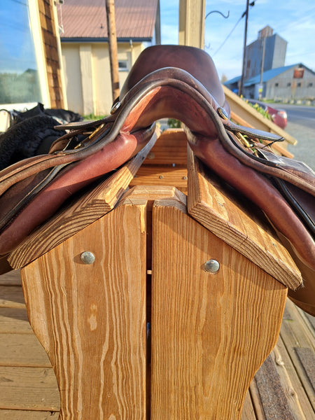 15" Camelot English jump Saddle