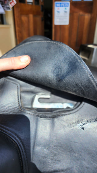 18" Prestige D1 Dressage Saddle