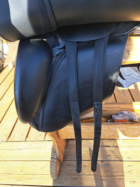 17" Stubben 1894 Dressage Saddle