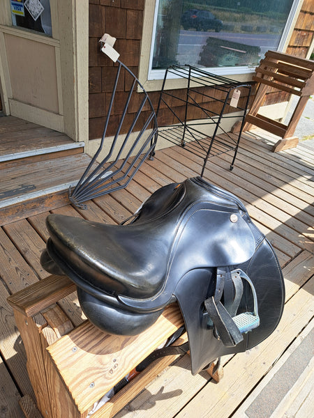 17.5" Karl Niedersuss Symphonie Dressage Saddle