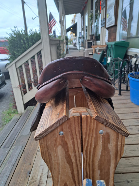 17" Antares Jump/Close Contact Saddle