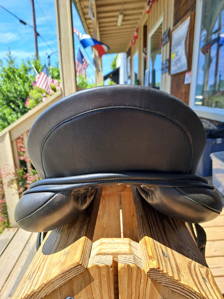 18" Schleese Infinity II Dressage Saddle