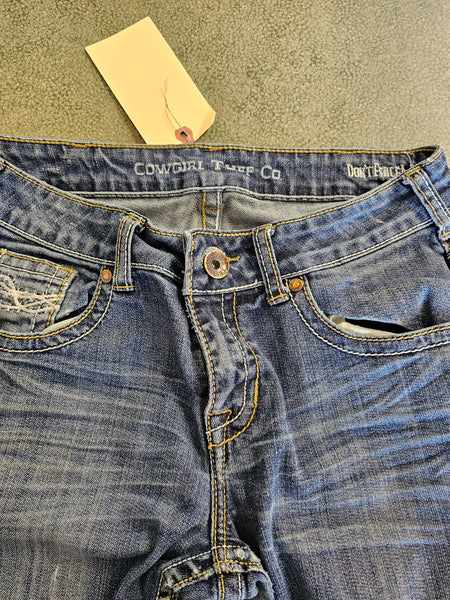 28/37 Cowgirl Tuff Jeans