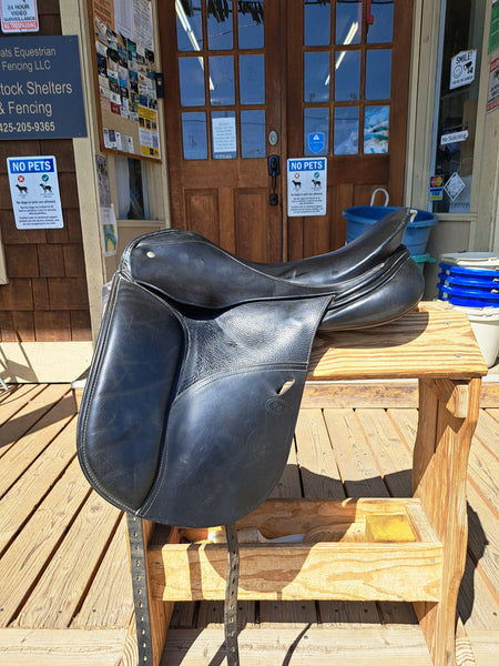 18" Schleese Ostergaard Dressage Saddle