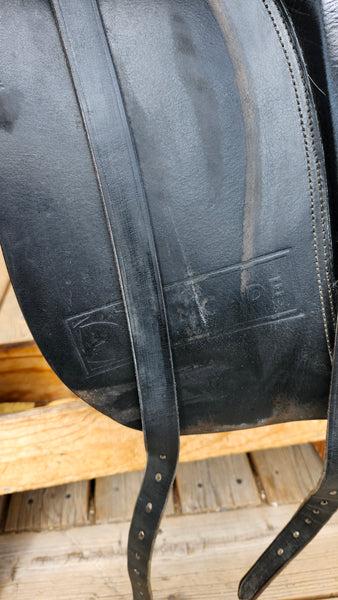 17.5" Kincade Dressage Saddle