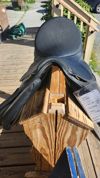 17.5" Wintec All Purpose Saddle