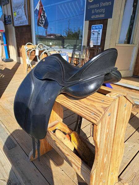 17.5" Bates Caprilli Dressage Saddle