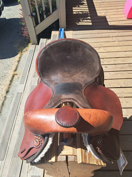 15" Fabtron Grain Out Light Weight Trail Saddle