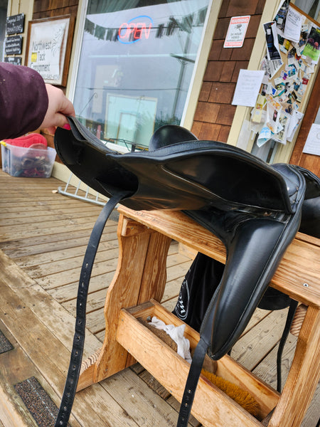 17.5" Custom Saddlery Laguna Dressage Saddle