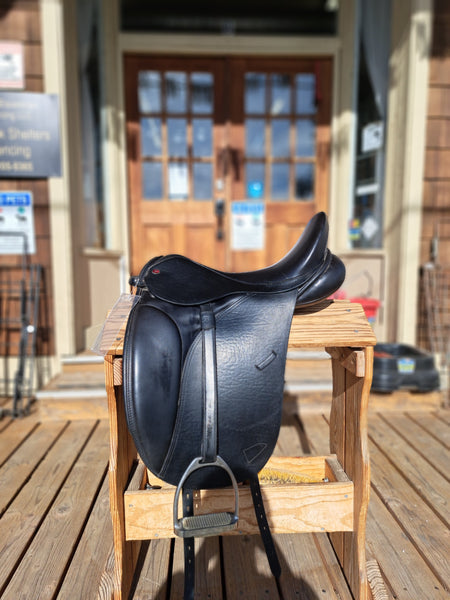 18" Lovatt & Ricketts Ellipse Dressage Saddle