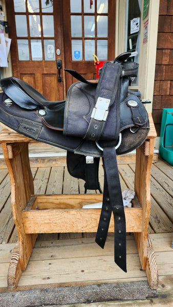 ON TRIAL 15.5" Big Horn Synthetic Arabian Saddle