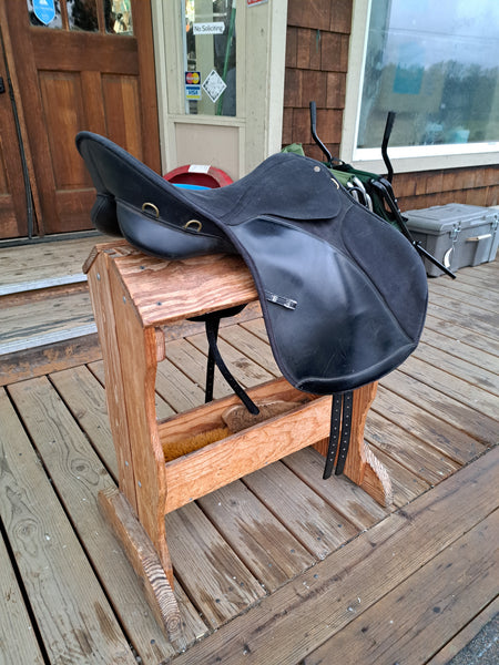 17.5" Wintec All Purpose Saddle