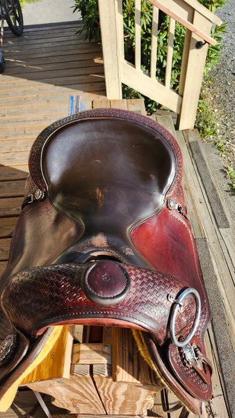 16" Crates Lightweight Round Skirt Trail Saddle