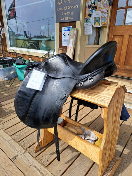 18" Schleese Obrigado Dressage Saddle
