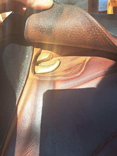 17" Arion 4D Monoflap Dressage Saddle