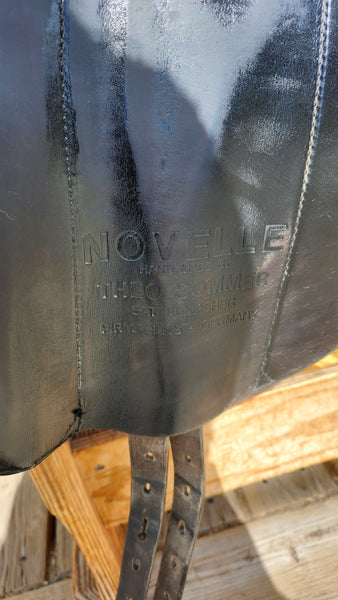 17.5" Sommer Novelle Dressage Saddle