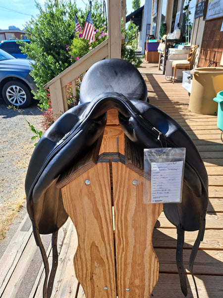 18" Devoucoux Mendia Monoflap Dressage Saddle