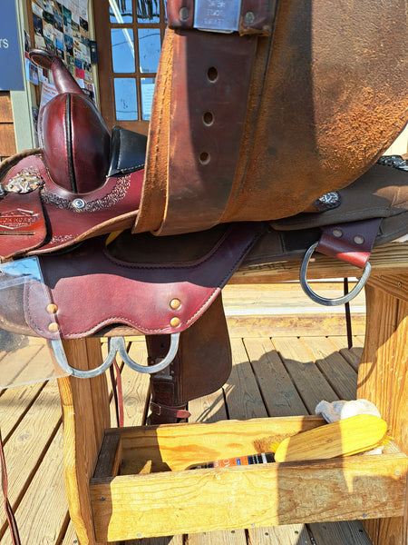 16" Circle Y High Horse Daisetta Trail Saddle