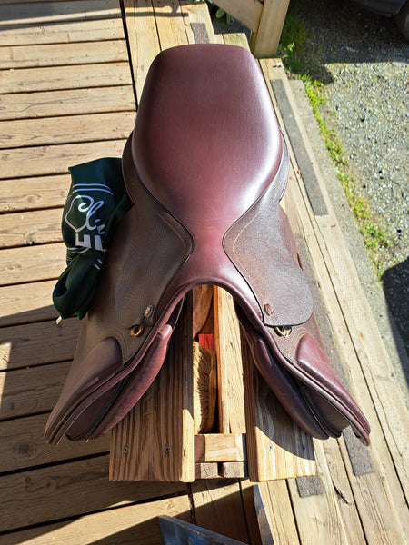 17" HDR Club Close Contact Saddle
