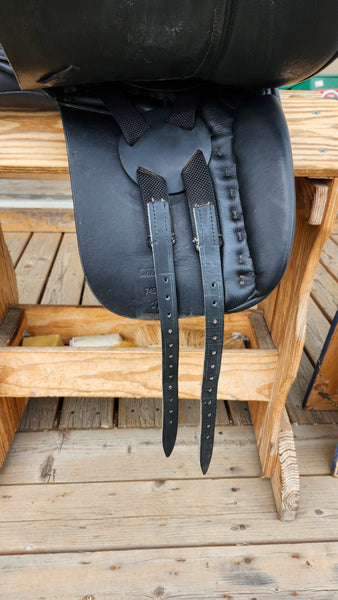 17" Carlyle Dressage Saddle