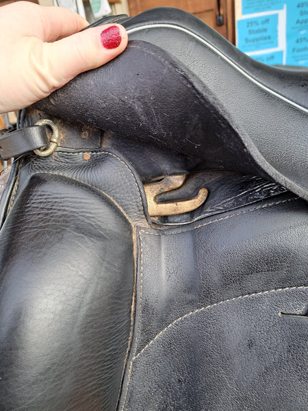 18"  Custom Saddlery Icon Star Dressage Saddle