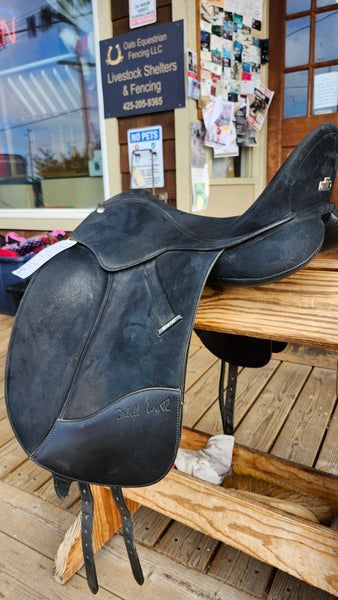 17.5" Wintec Isabell Werth Dressage Saddle - CAIR