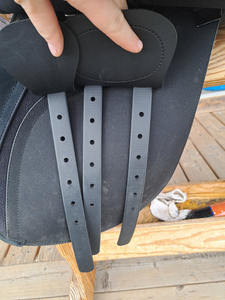 17" Wintec 2000 All Purpose English Saddle