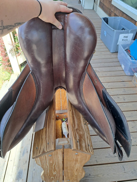 18" Jeffries Falcon Adler VSD Jumping Saddle