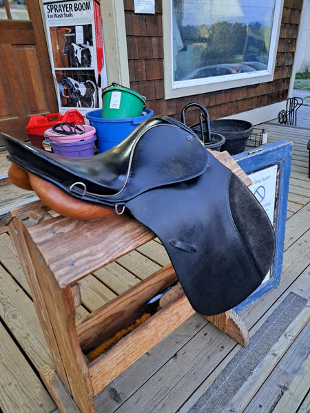 16.5 Stubben Tristan Dressage Saddle
