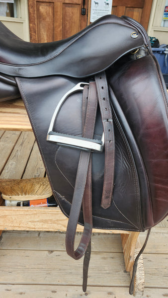 17" Hulsebos WB4 Dressage Saddle