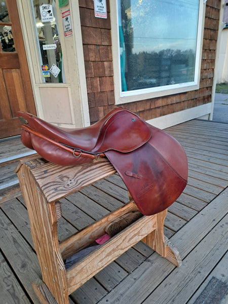 ON TRIAL 17" Stubben Edelweiss Close Contact Jump Saddle