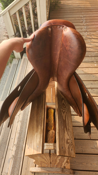 18" Antares Close Contact jump Saddle