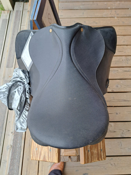 16.5" Wintec All Purpose Saddle