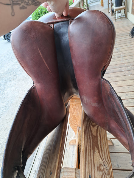 17.5" Custom Saddlery Wolfgang Solo Monoflap Dressage Saddle