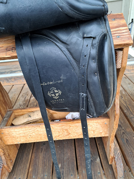 18" Courbette Aristokrat Dressage Saddle