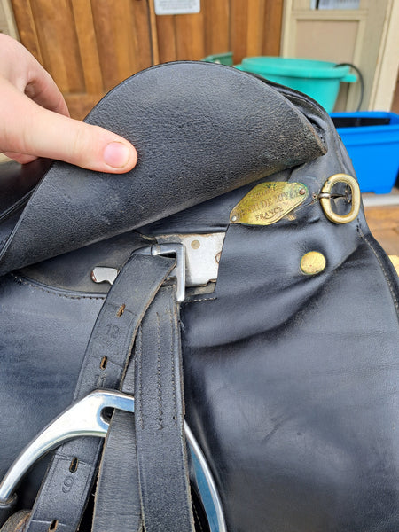 18" HDR Dressage Saddle